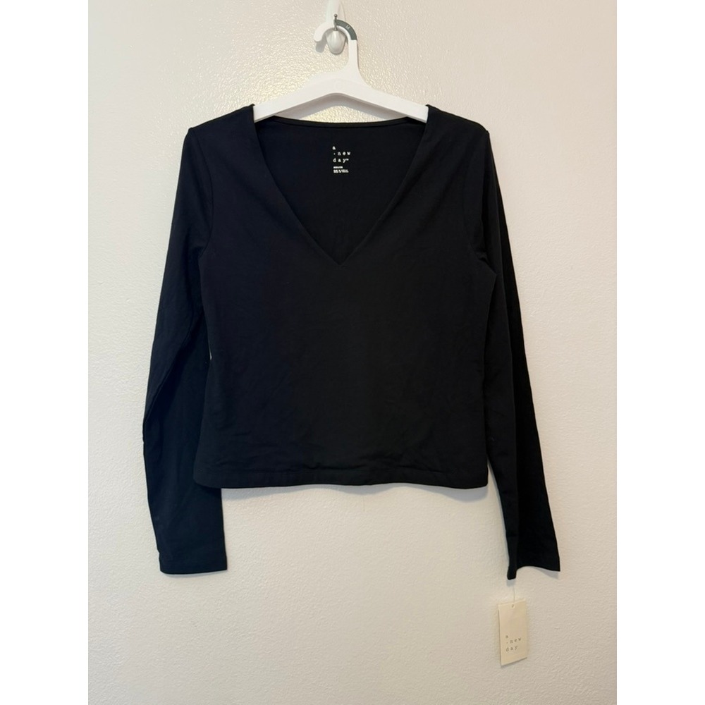 A New Day Womens Long Sleeve V-Neck Cropped T-Shirt Black Size Medium NWT